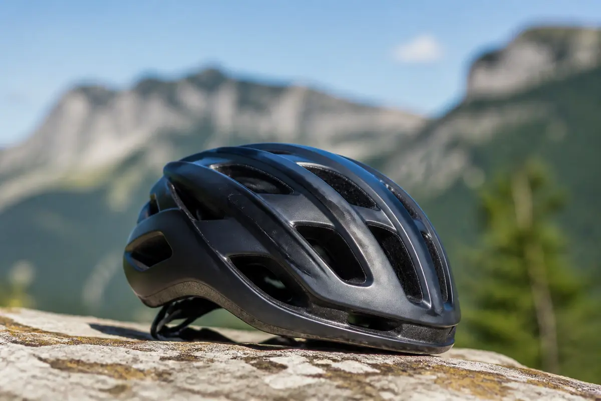 Casque vélo route 2026 : Quel modèle choisir pour performance et sécurité ?