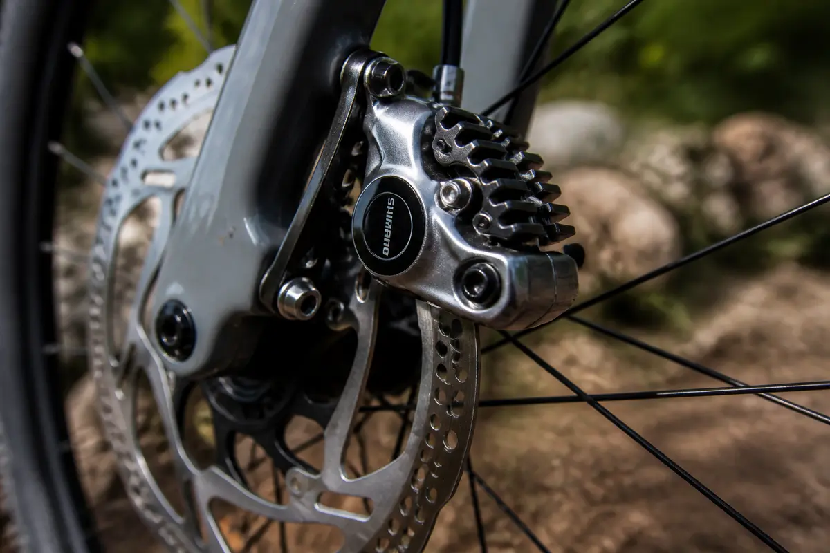 Shimano frein hydraulique : Guide complet pour VTT &amp; route