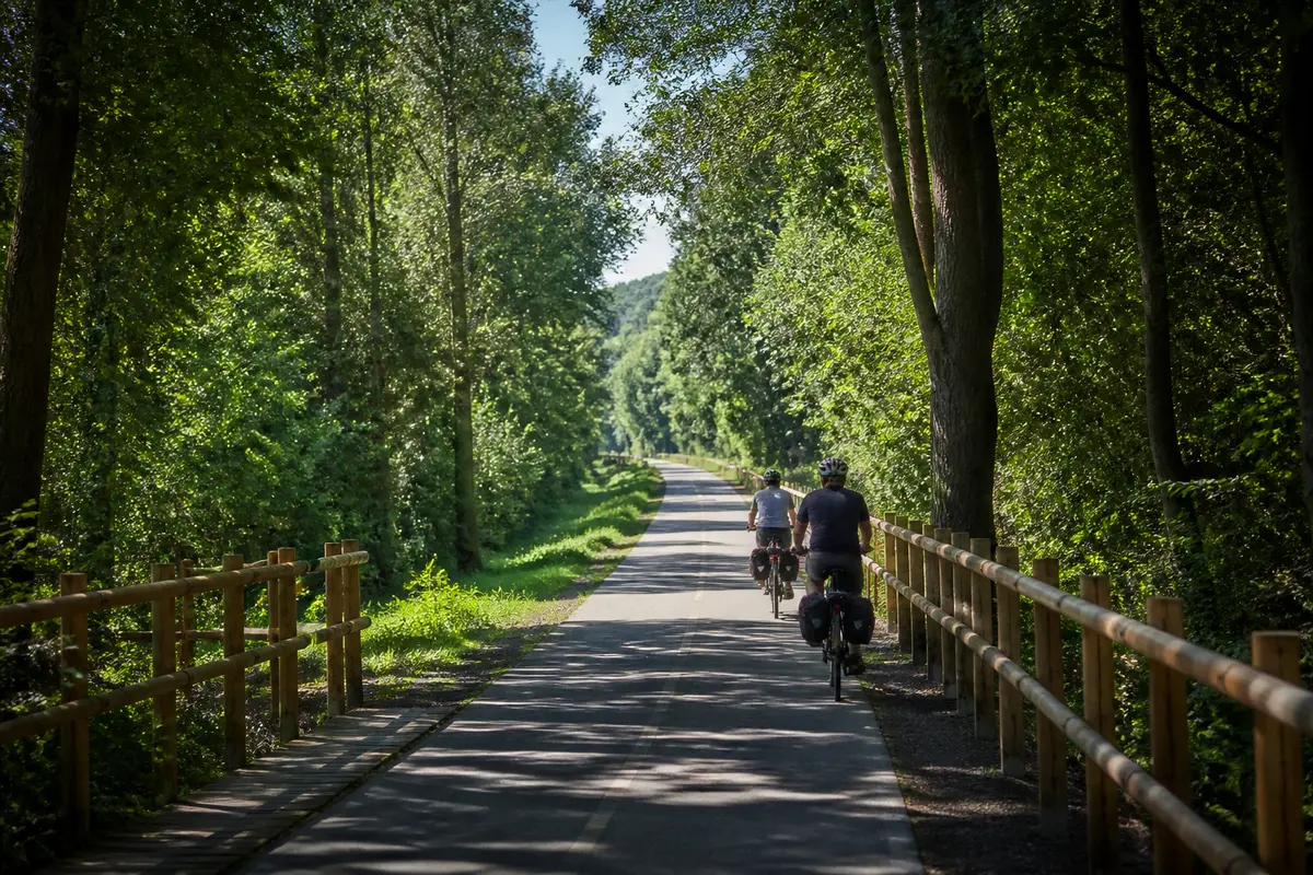 Voies vertes vélo : Les meilleurs itinéraires sécurisés en France